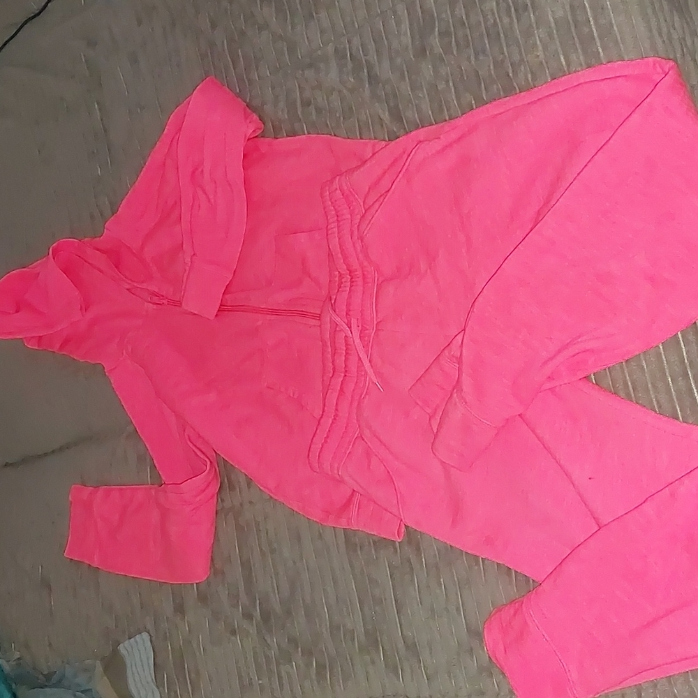 Old Navy jogging suit